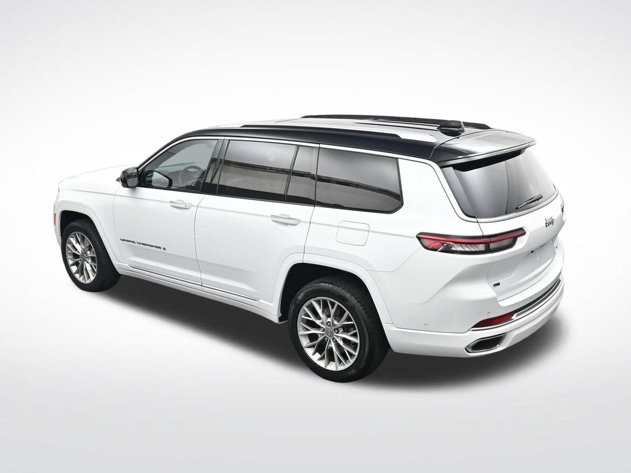 Used 2023 Jeep Grand Cherokee L Summit RWD image 23