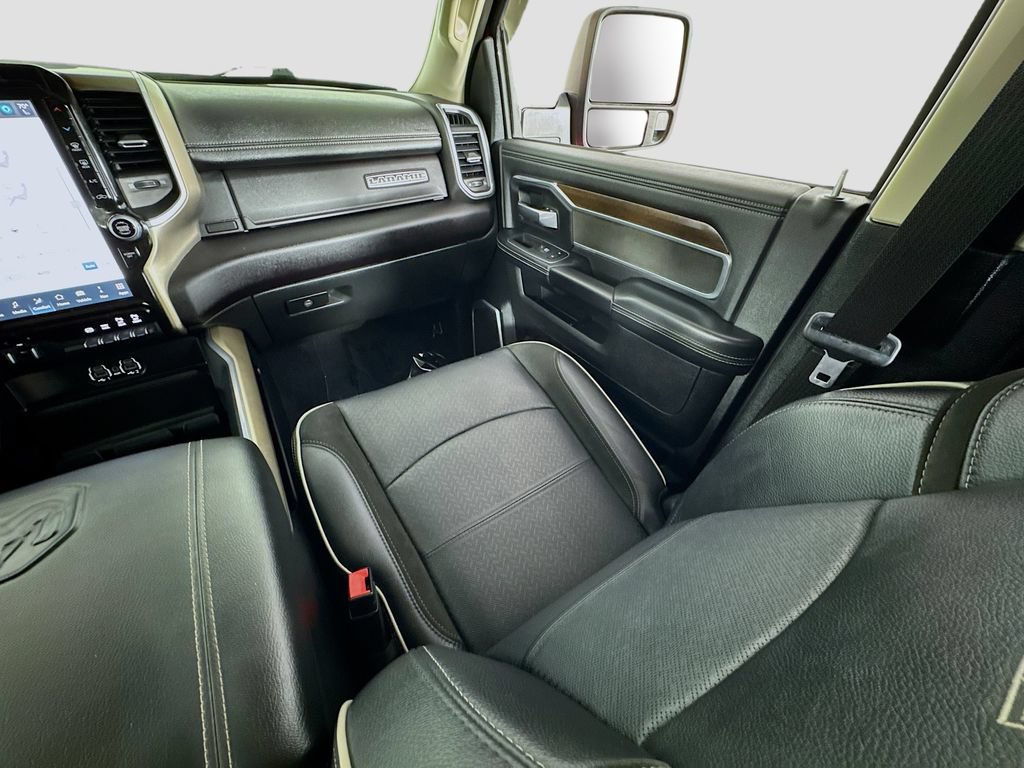 Used 2024 RAM 3500 Laramie AWD/4WD image 17