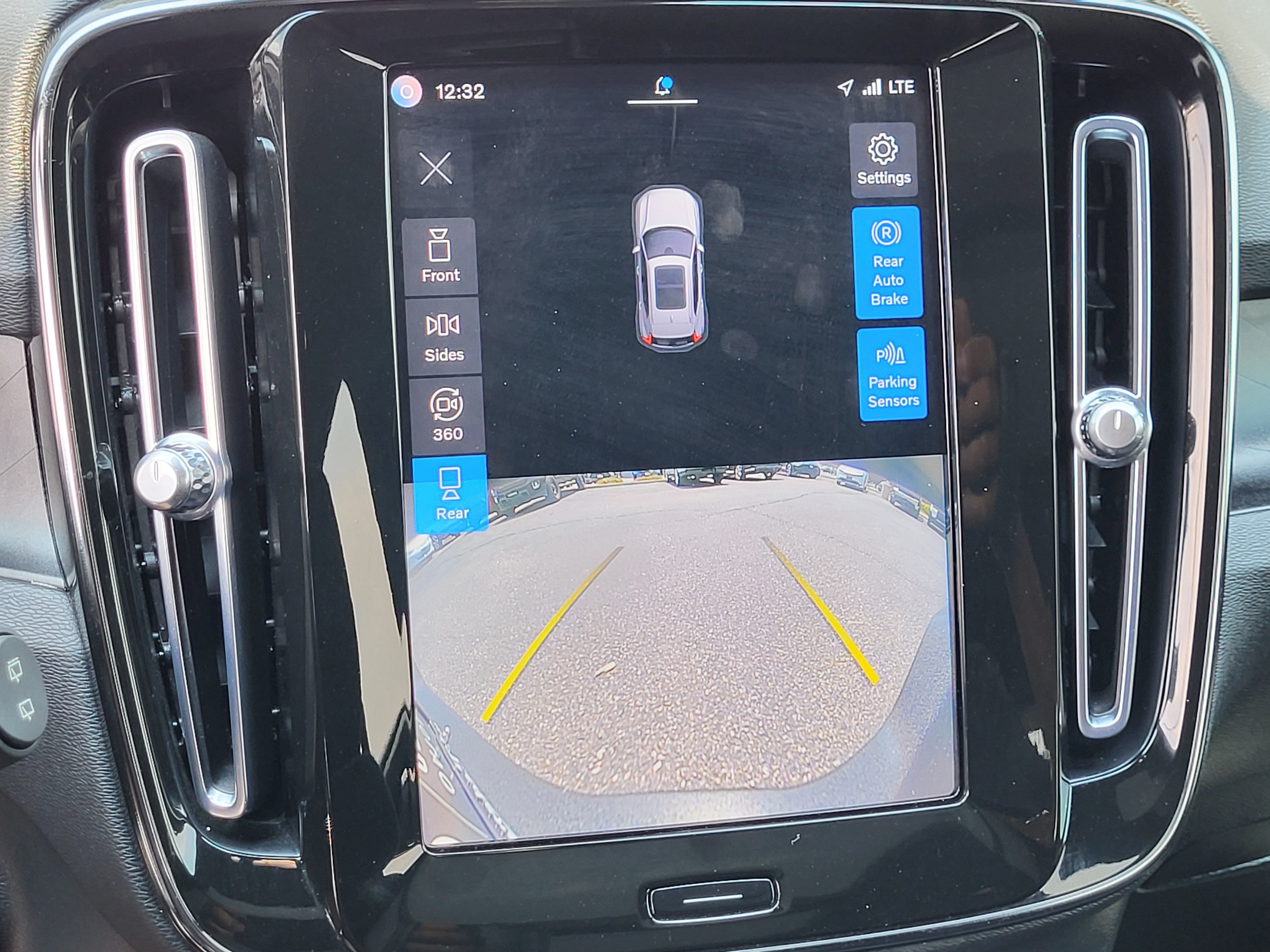 Certified 2023 Volvo XC40 Recharge Ultimate w/ Protection Package Premier AWD/4WD image 17