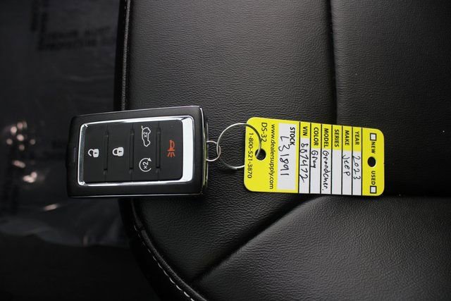 Used 2023 Jeep Grand Cherokee 4WD 4xe image 7