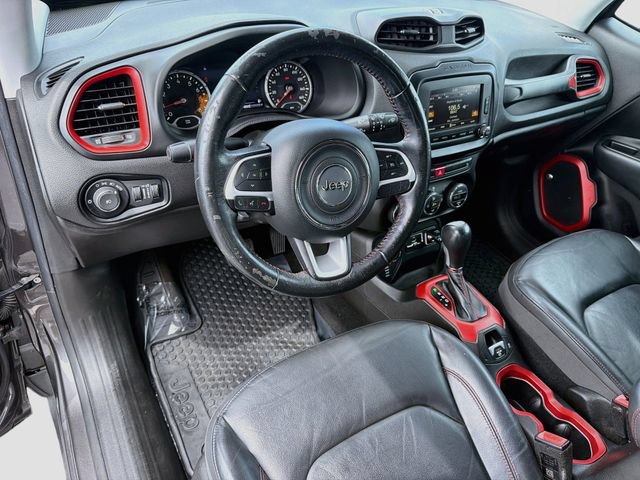 Used 2017 Jeep Renegade Trailhawk w/ Premium Trailhawk Package AWD/4WD image 9