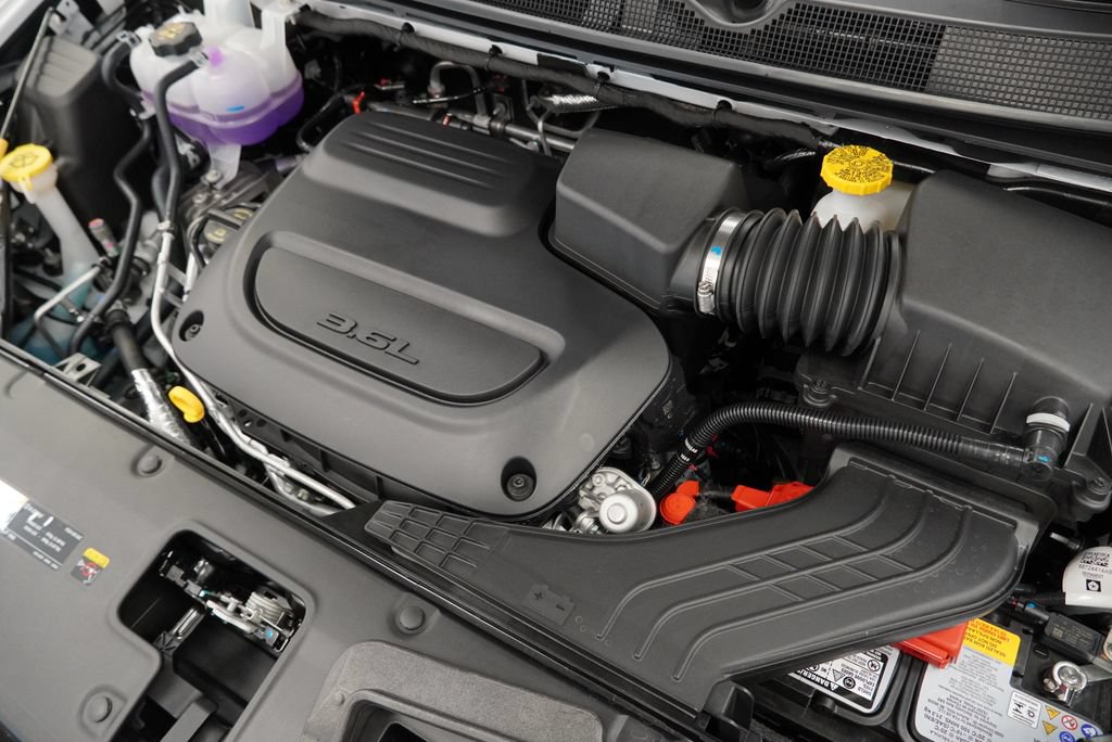 New 2027 Chrysler Pacifica Select AWD/4WD image 39