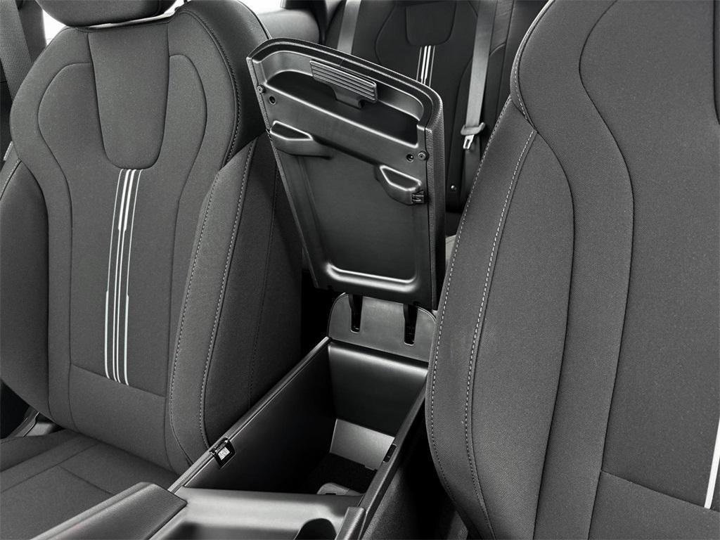 New 2025 Hyundai Elantra Sport image 18