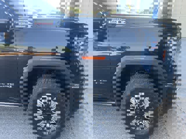 Used 2024 GMC Sierra 3500 Denali w/ Technology Package image 11