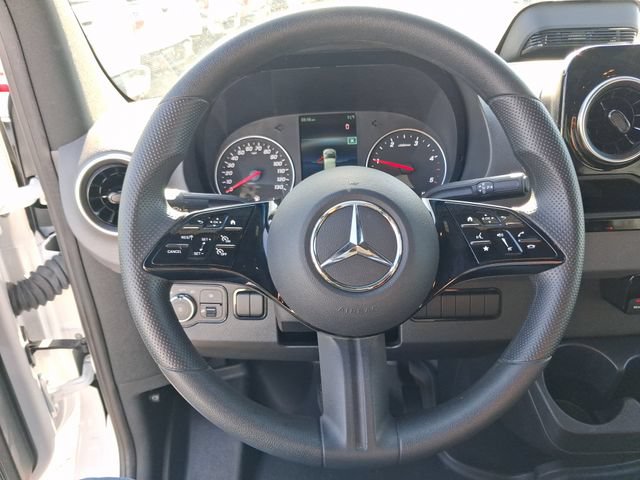 Used 2025 Mercedes-Benz Sprinter 2500 image 14