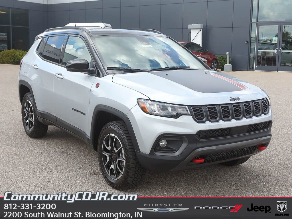 New 2025 Jeep Compass Trailhawk w/ Sun and Sound Group
