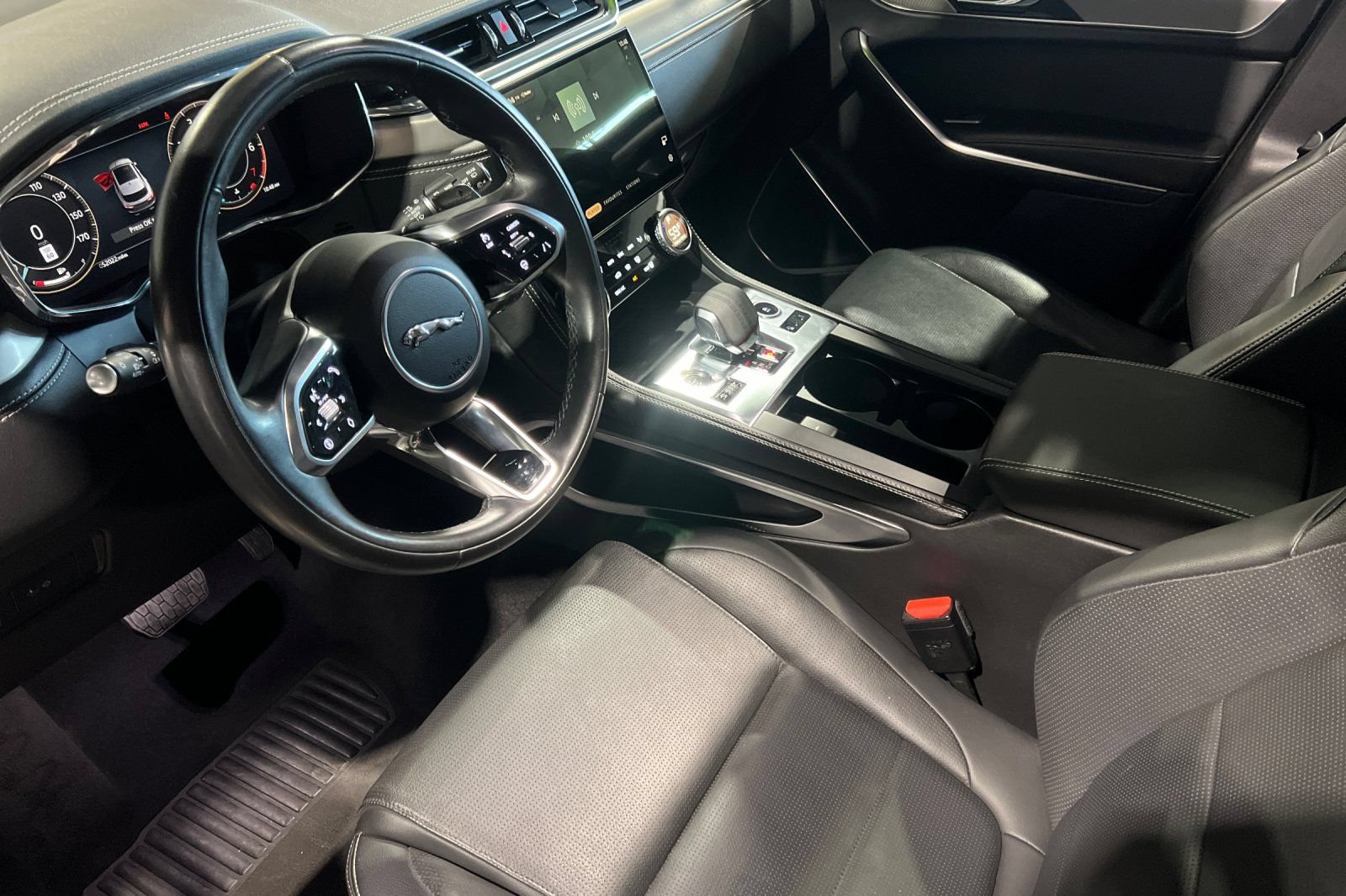 Used 2025 Jaguar F-PACE R-Dynamic S AWD/4WD image 11