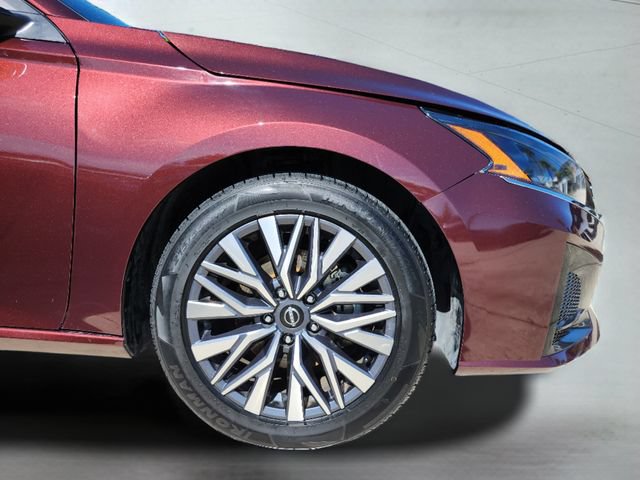 Used 2025 Nissan Altima 2.5 SV FWD image 29