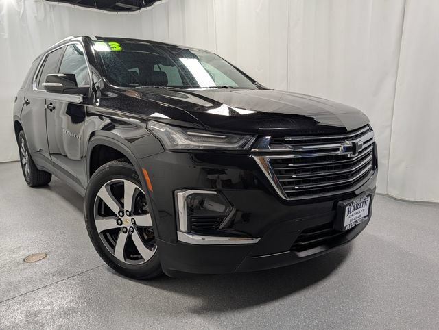 Certified 2023 Chevrolet Traverse LT w/ LT Premium Package AWD/4WD image 2