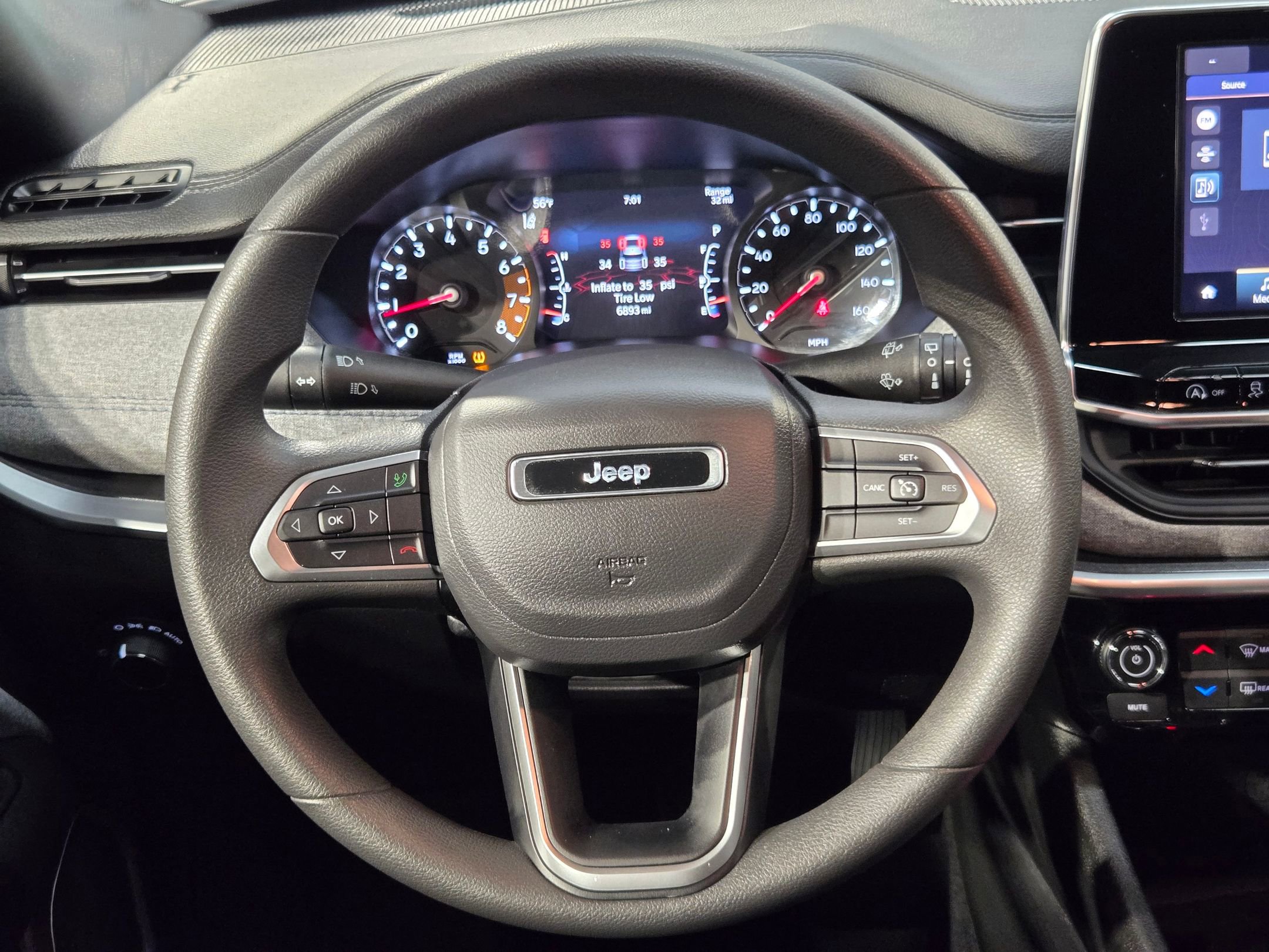 Used 2025 Jeep Compass Sport image 26