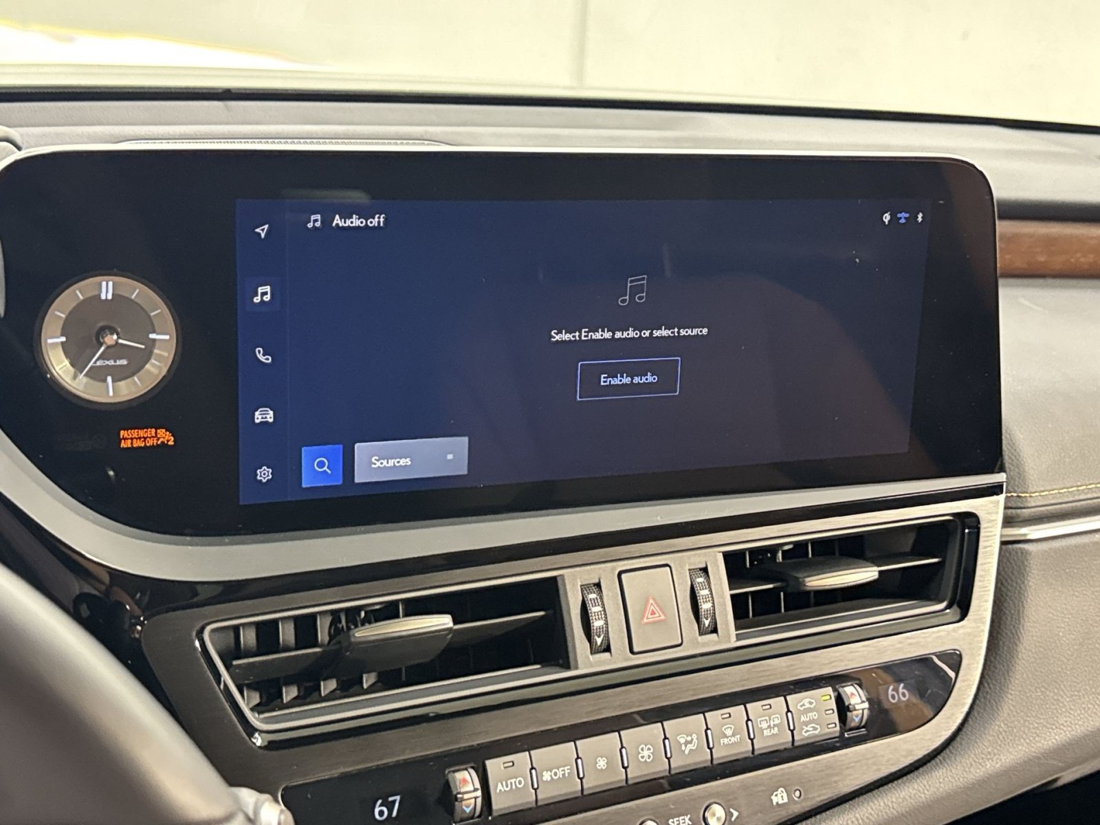 Used 2024 Lexus ES 300h w/ Premium Package FWD image 30