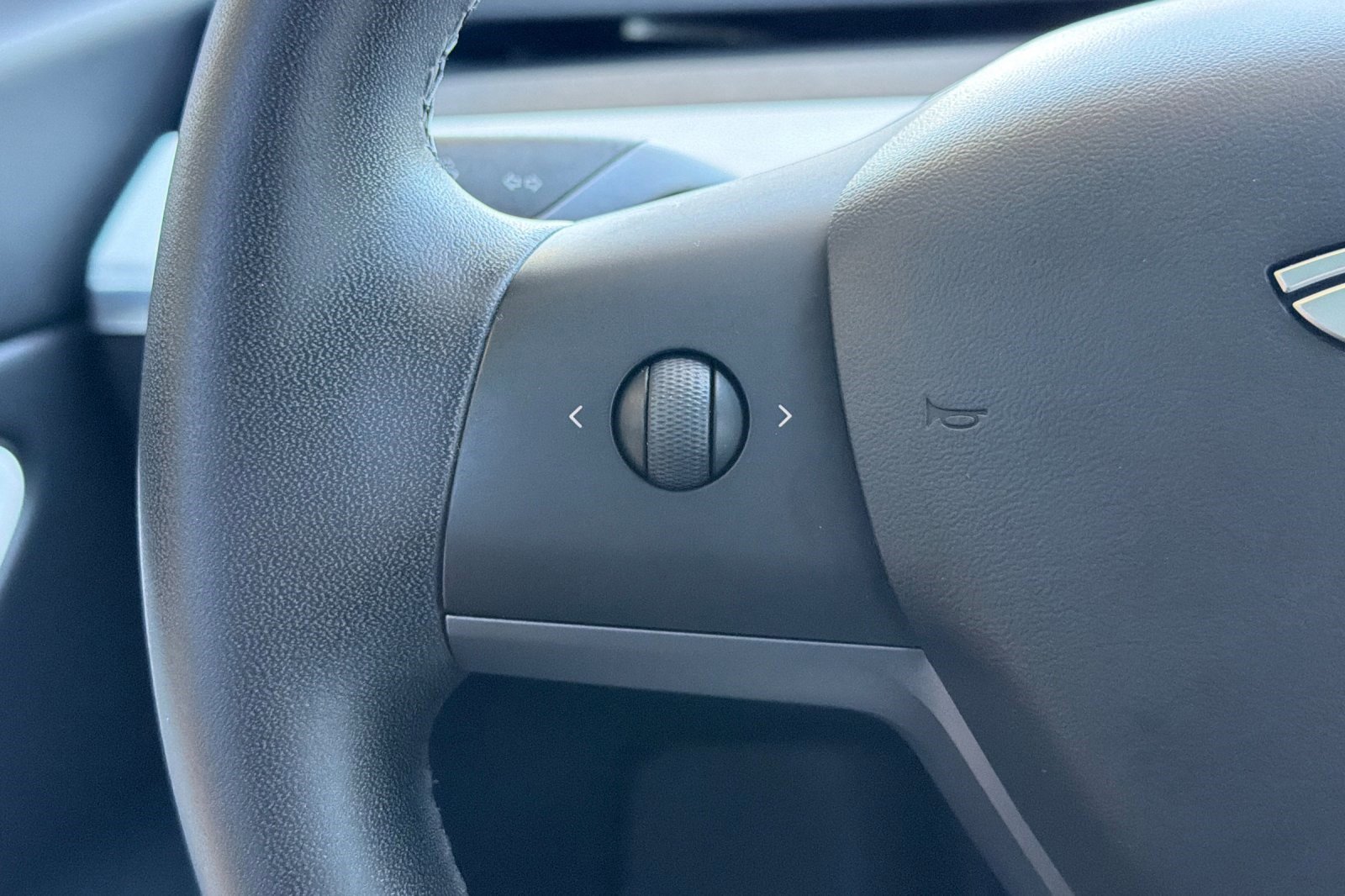 Used 2020 Tesla Model 3 Standard Range RWD image 29