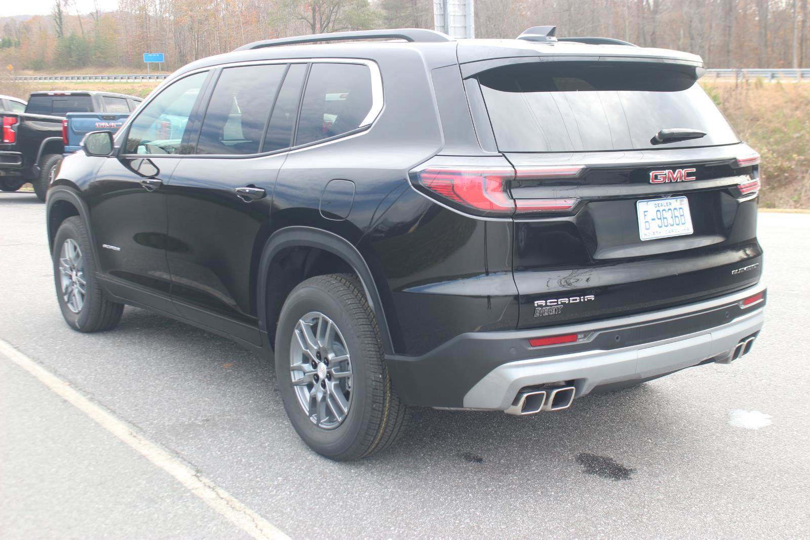 New 2025 GMC Acadia Elevation image 5