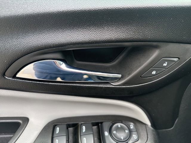 Used 2022 Chevrolet Equinox LS w/ LS Convenience Package image 24