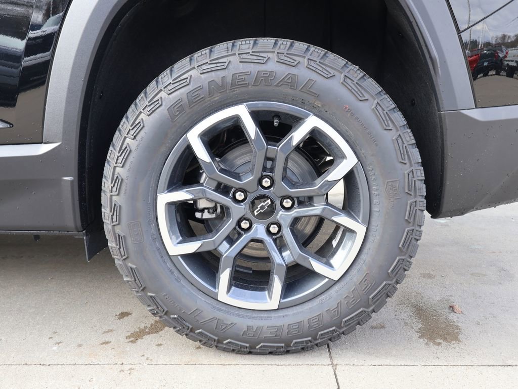 New 2026 Chevrolet Equinox ACTIV w/ Safety and Technology Package image 38