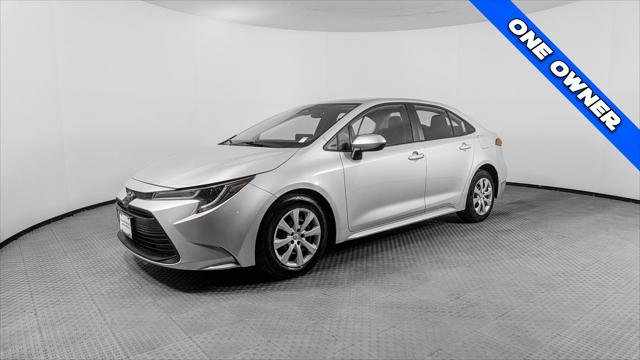 Used 2023 Toyota Corolla LE FWD image 2