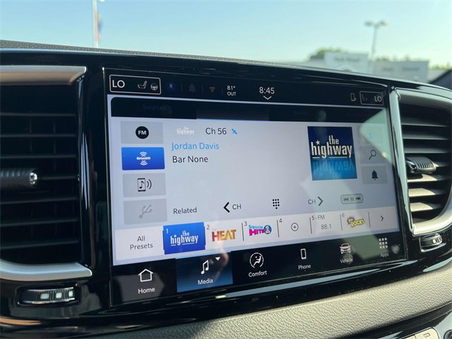 New 2025 Chrysler Voyager LX image 19