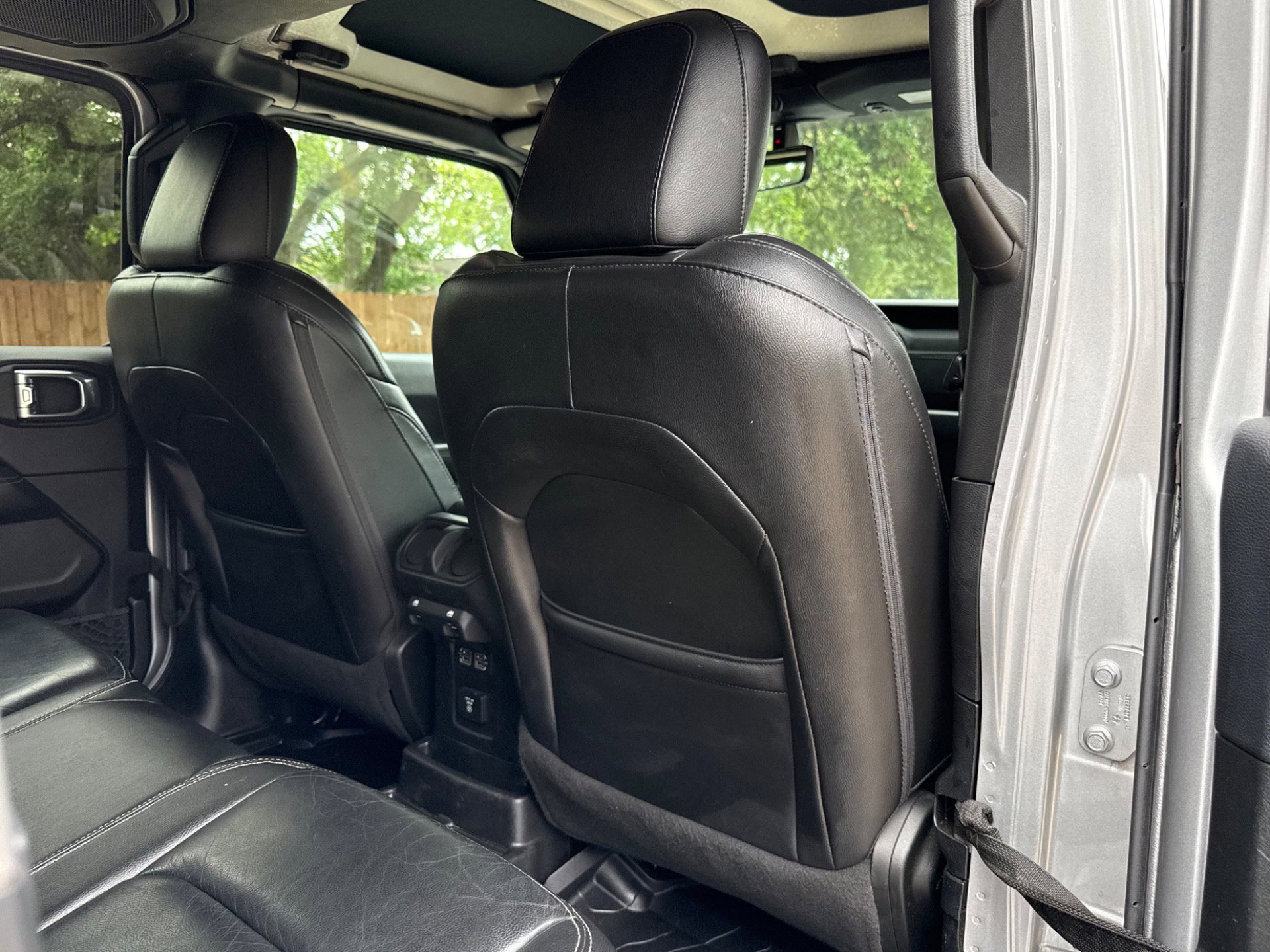 Used 2018 Jeep Wrangler Unlimited Sahara AWD/4WD image 40