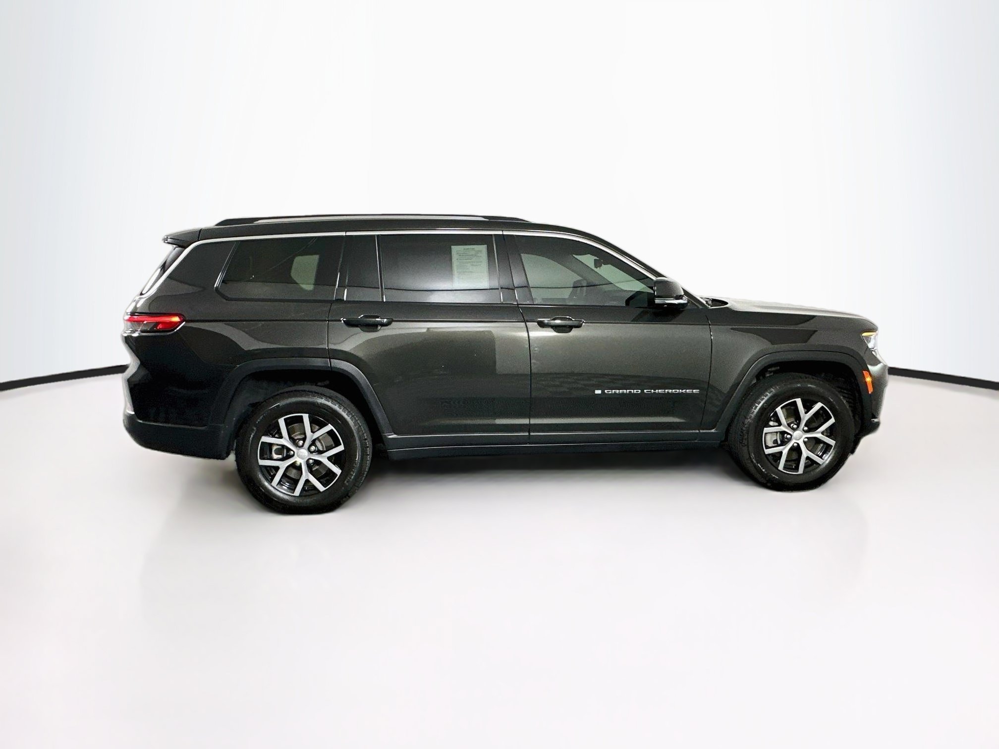 Used 2023 Jeep Grand Cherokee L Limited w/ Luxury Tech Group II AWD/4WD image 10