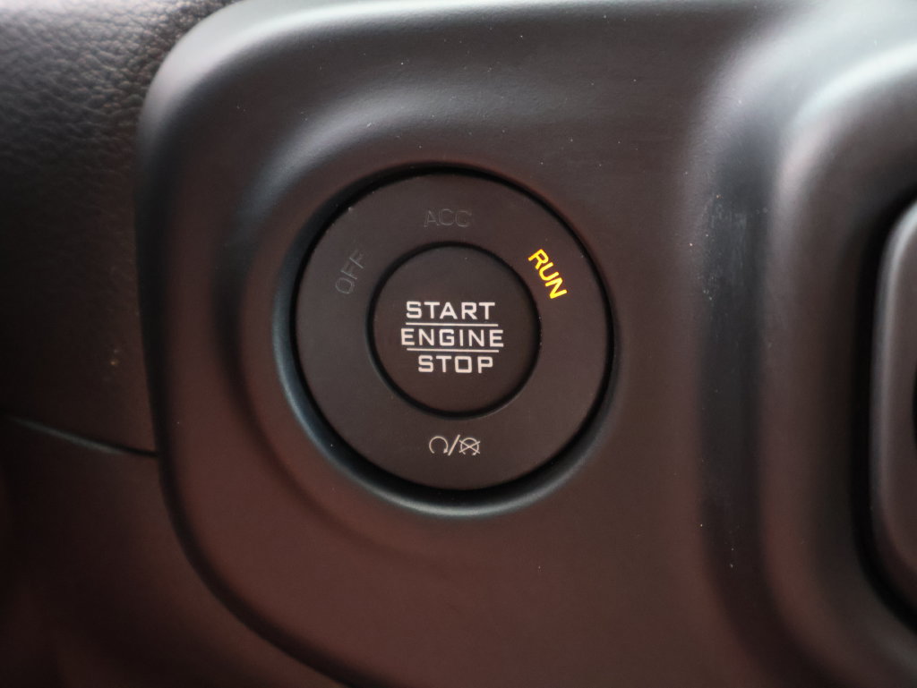 Used 2023 Jeep Wrangler Unlimited Sahara AWD/4WD image 30