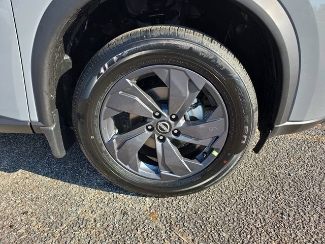 New 2026 Nissan Rogue SV w/ Cold Weather Package FWD image 10