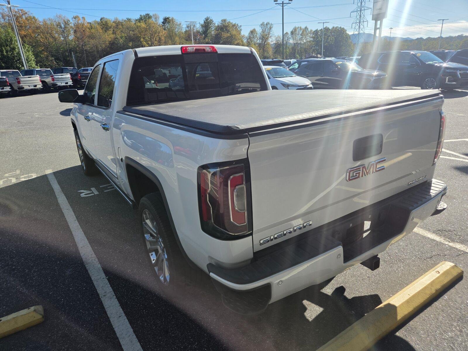 Used 2017 GMC Sierra 1500 Denali w/ Denali Ultimate Package AWD/4WD image 8