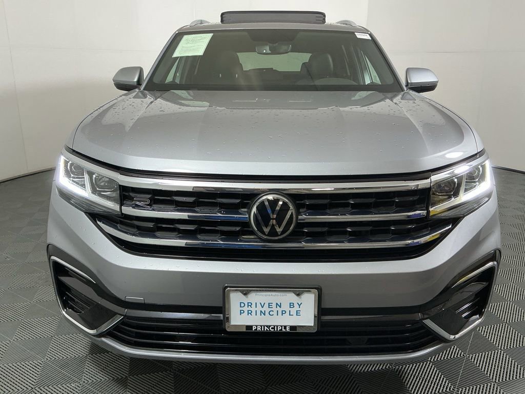 Used 2020 Volkswagen Atlas Cross Sport SE w/ Panoramic Sunroof Package image 3