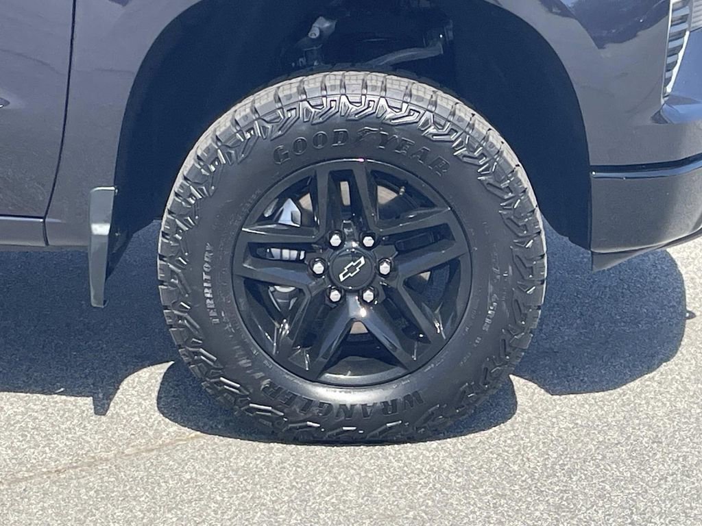 Used 2024 Chevrolet Silverado 1500 LT Trail Boss w/ Convenience Package II image 11