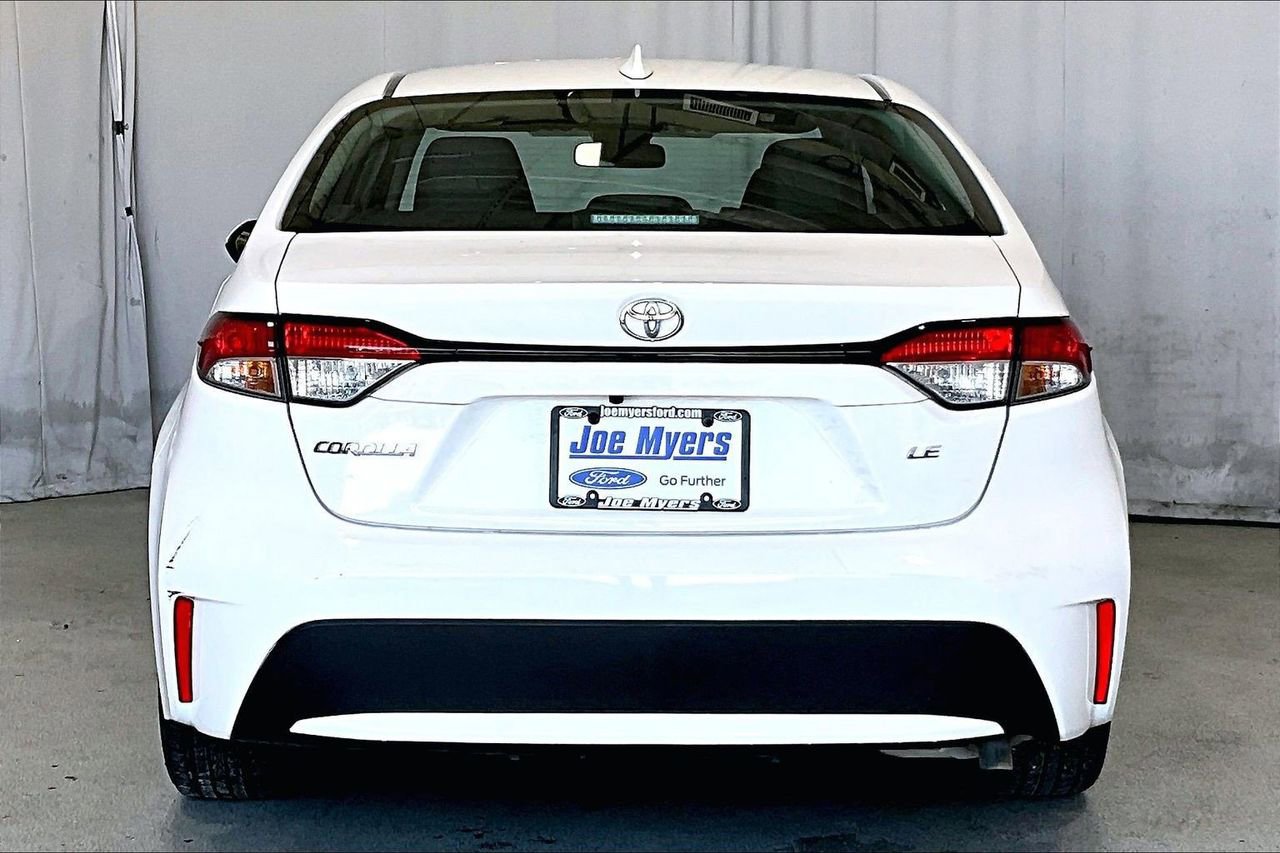Used 2021 Toyota Corolla LE FWD image 4
