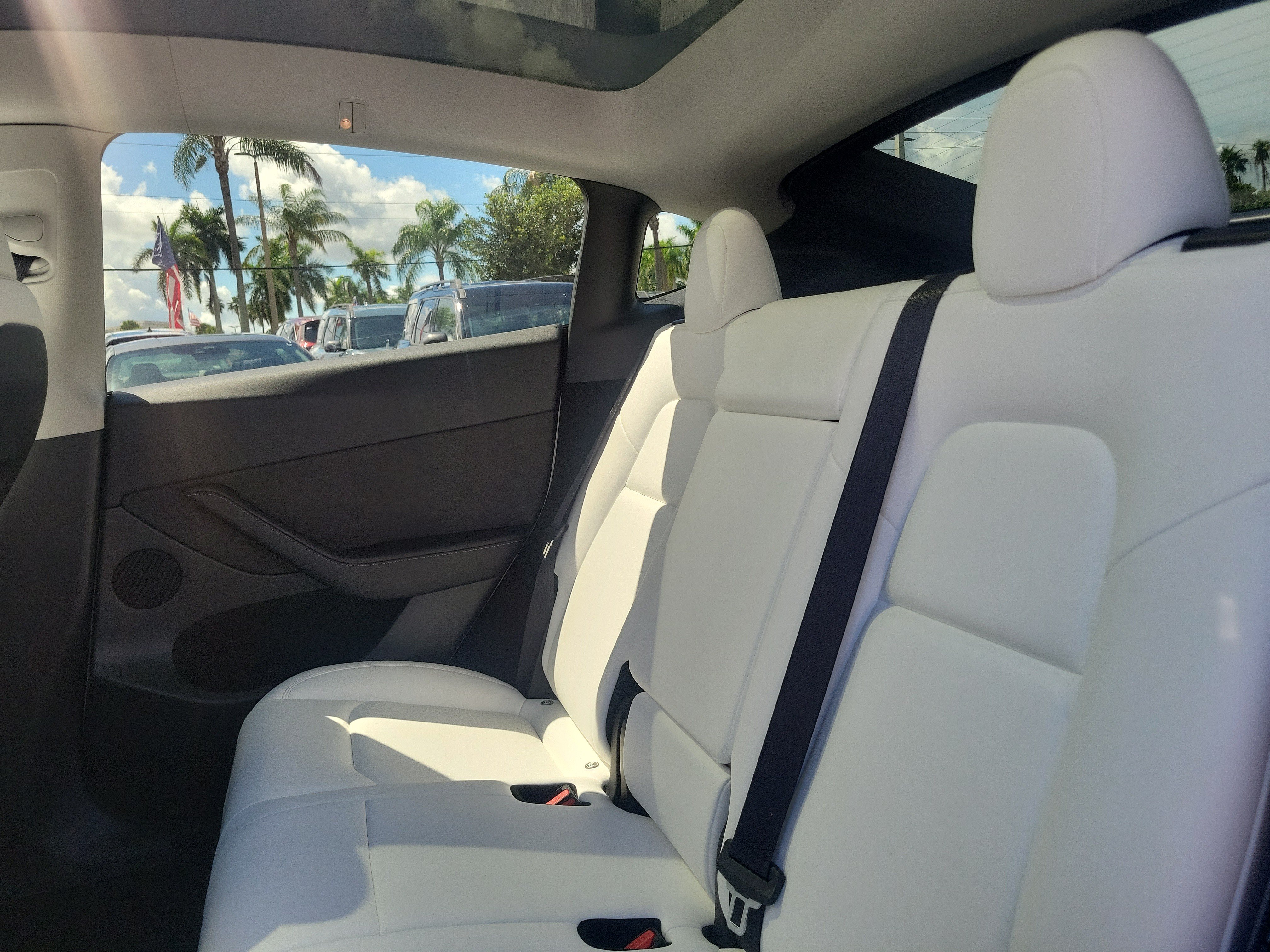 Used 2024 Tesla Model Y Long Range RWD image 18