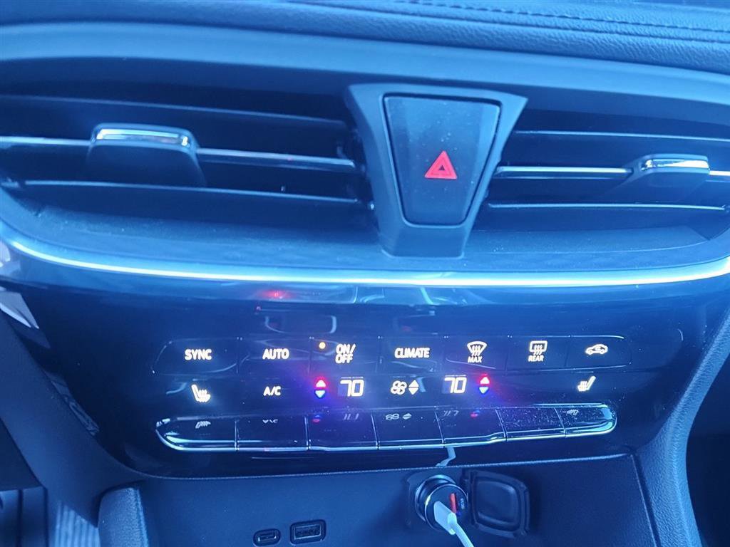 Used 2024 Buick Encore GX Avenir image 16