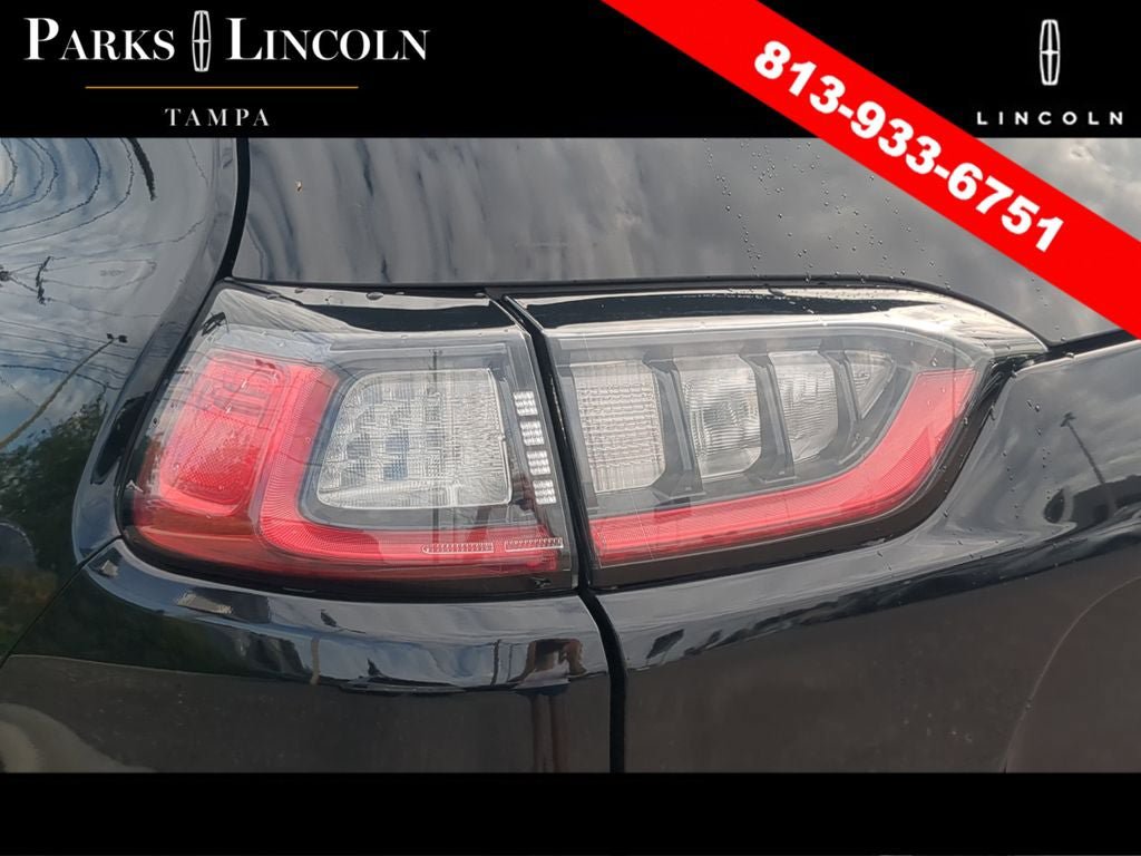Used 2022 Jeep Cherokee Latitude Lux w/ Sun & Sound Group AWD/4WD image 7