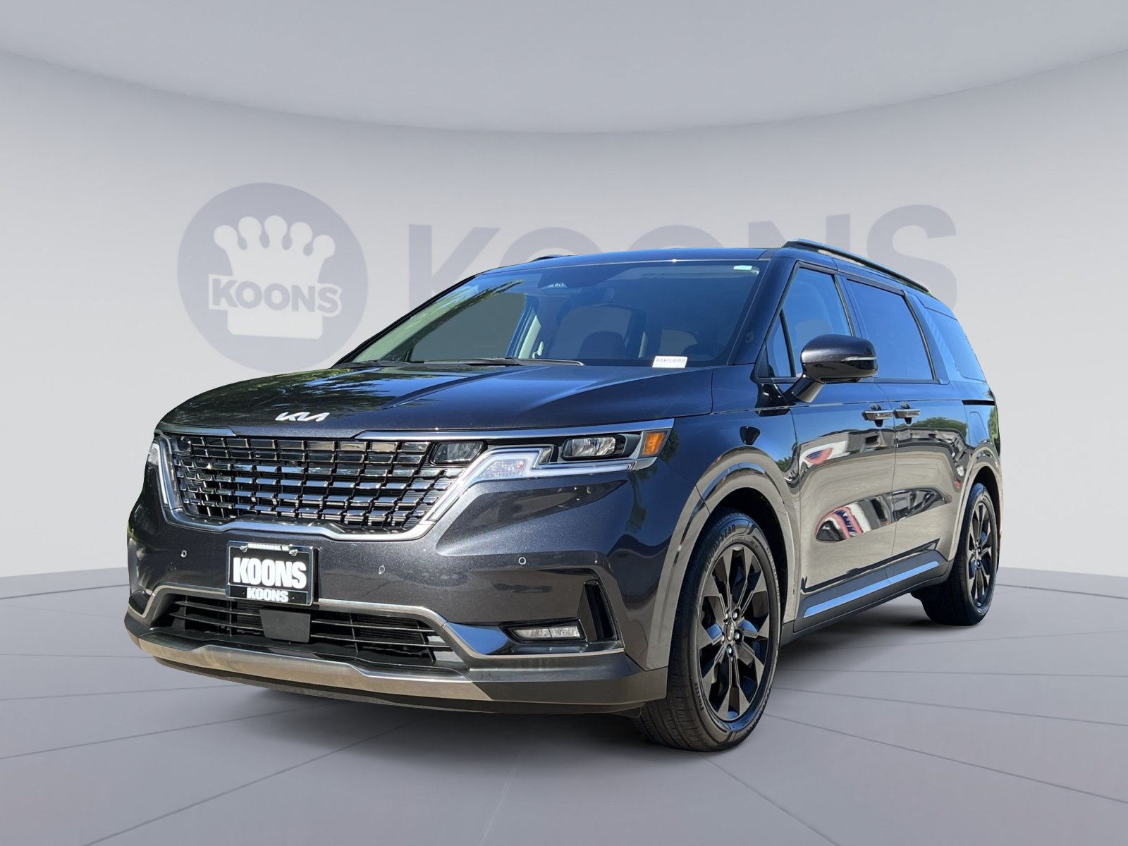 Used 2024 Kia Carnival SX FWD image 1