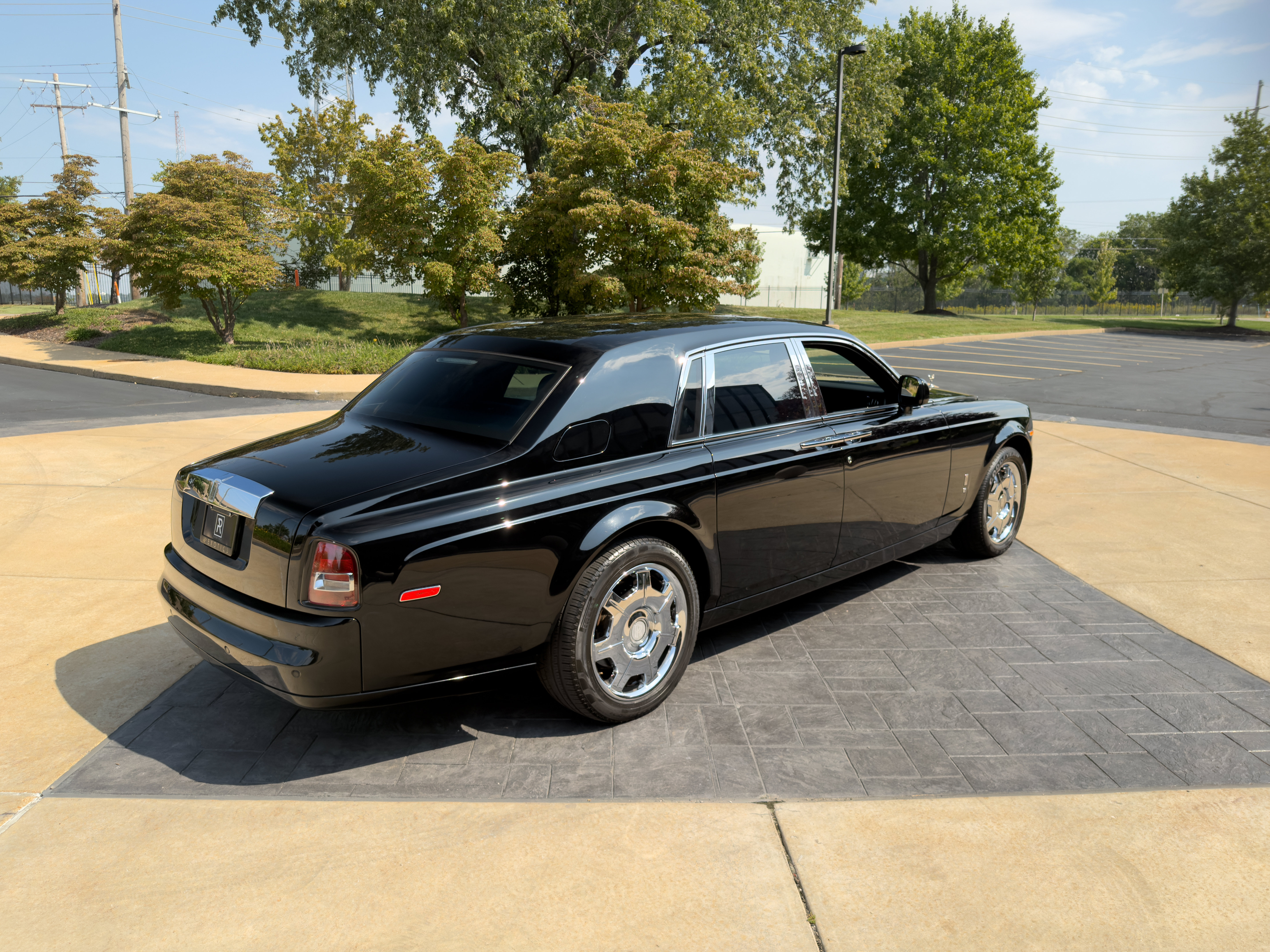 Used 2010 Rolls-Royce Phantom Sedan RWD image 6