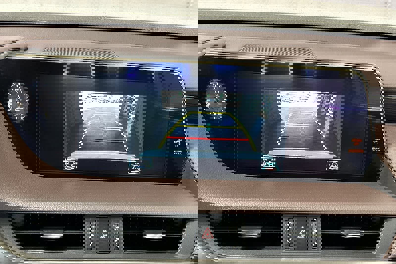 Used 2019 Lexus ES 300h w/ Premium Package image 21