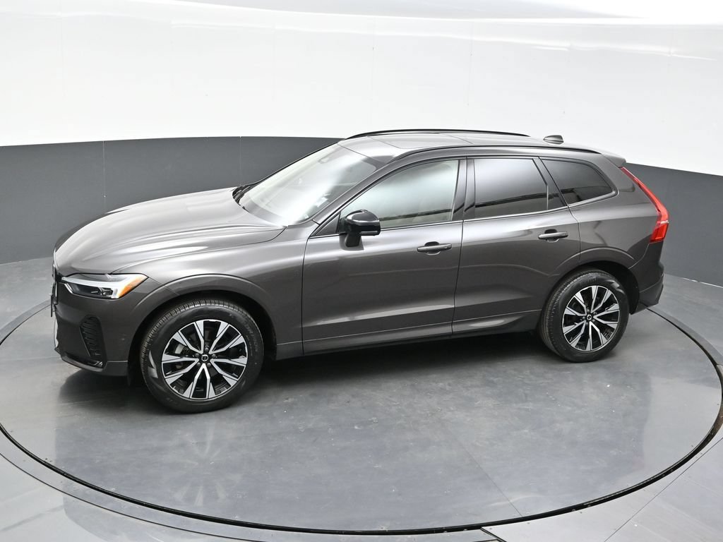 Used 2024 Volvo XC60 B5 Plus AWD/4WD image 31