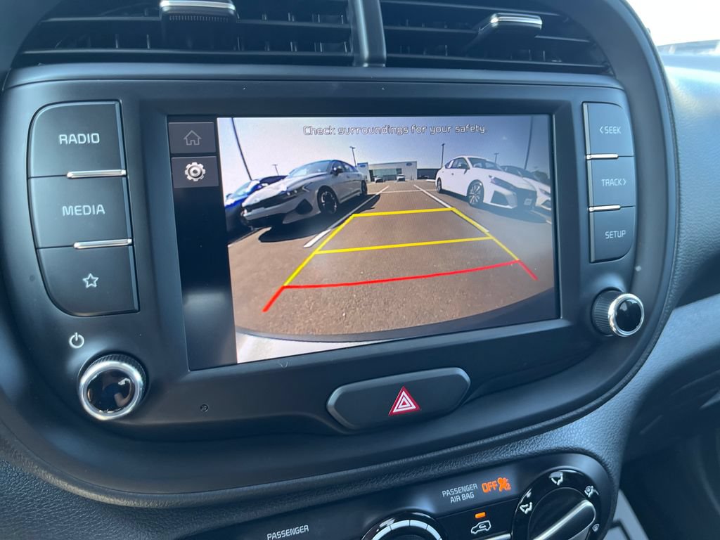 Used 2025 Kia Soul LX w/ LX Technology Package FWD image 18