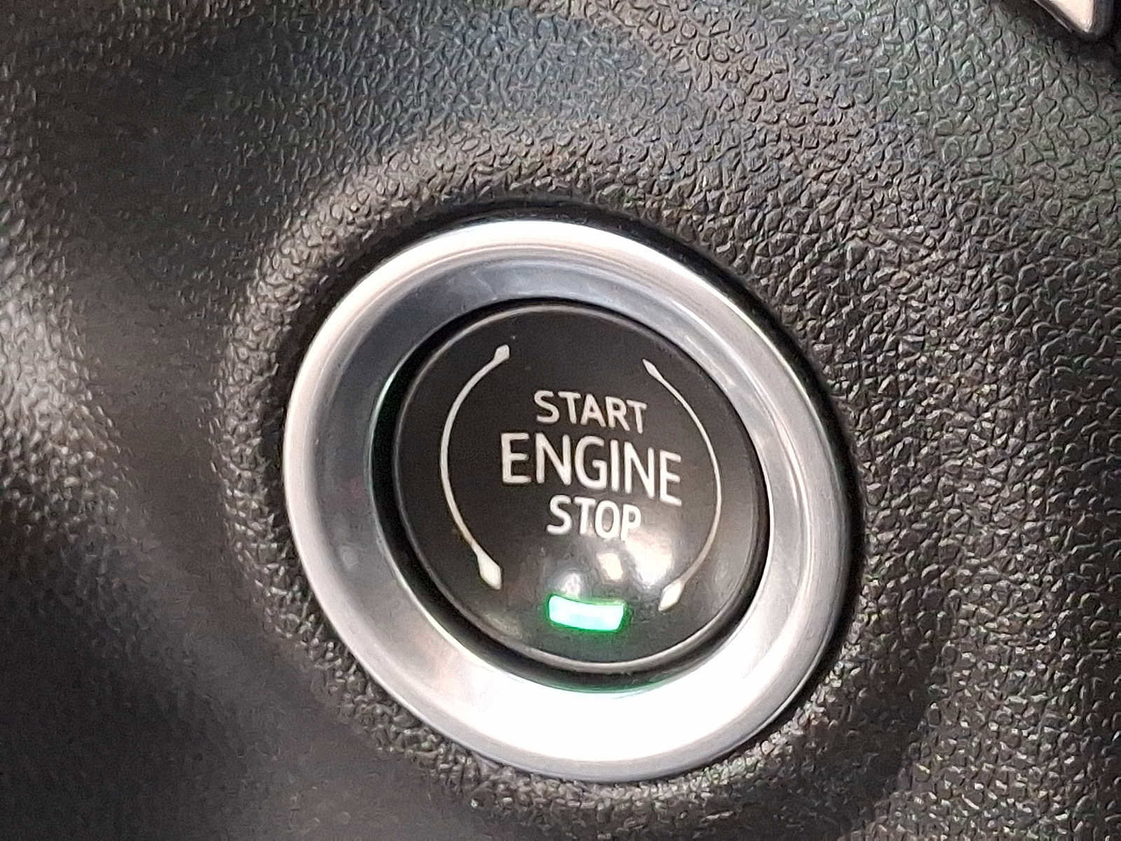 Used 2022 Chevrolet Silverado 1500 LTZ w/ LTZ Premium Package AWD/4WD image 25