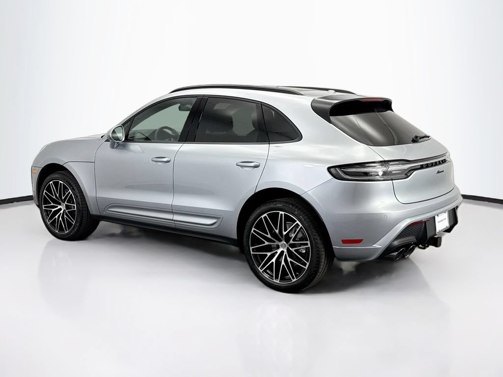 Used 2026 Porsche Macan AWD/4WD image 3