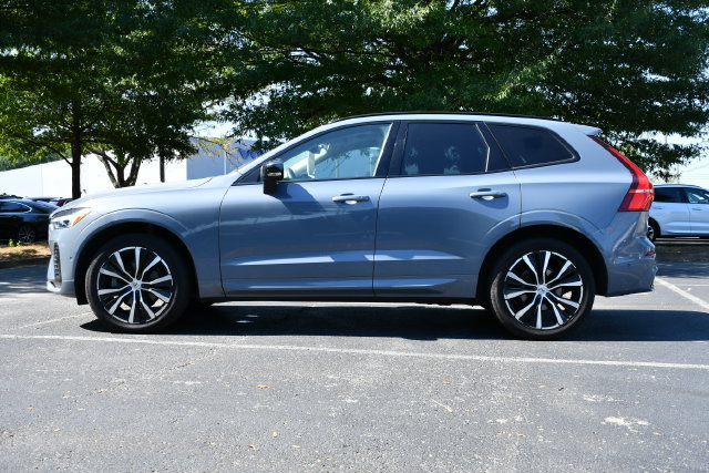 Certified 2024 Volvo XC60 B5 Plus w/ Protection Package Premier AWD/4WD image 4
