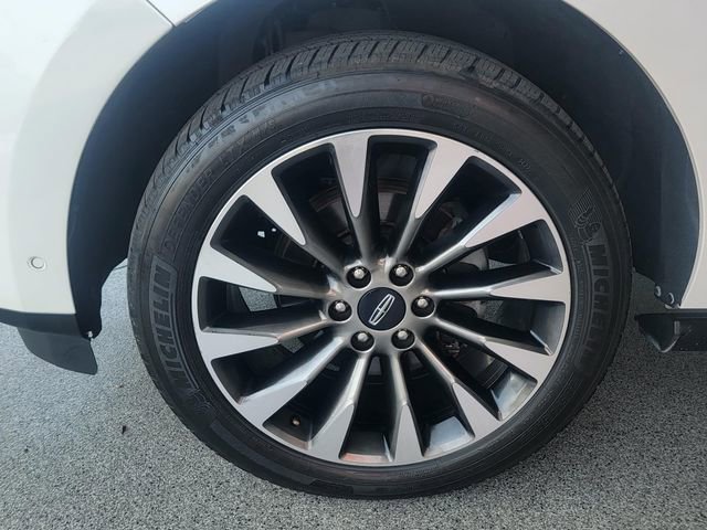 Used 2019 Lincoln Navigator Select w/ Technology Package RWD image 6
