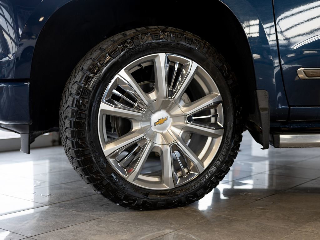 Used 2022 Chevrolet Silverado 1500 High Country w/ High Country Premium Package image 7