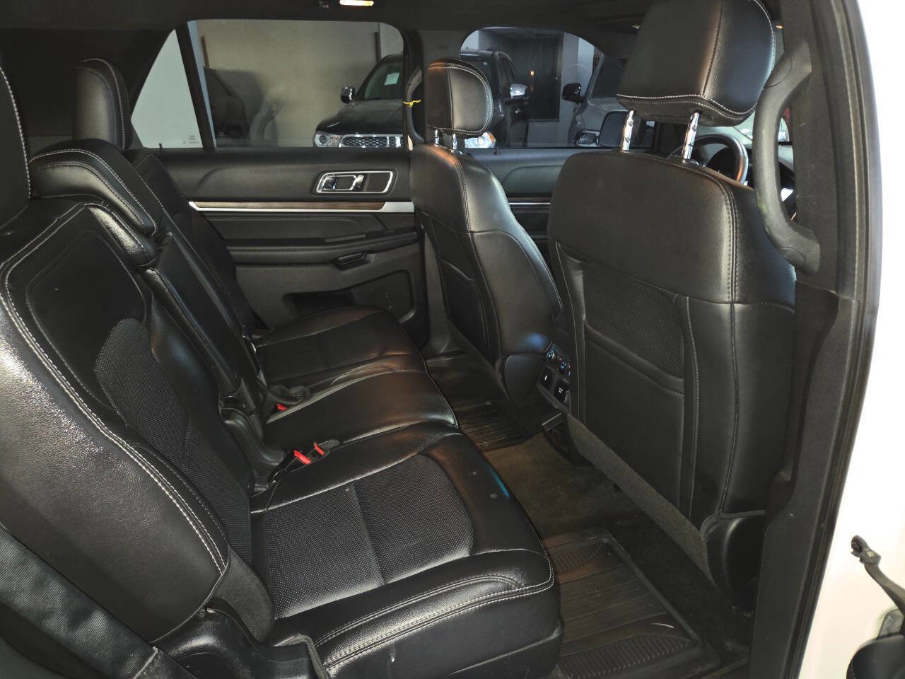 Used 2017 Ford Explorer Limited FWD image 30