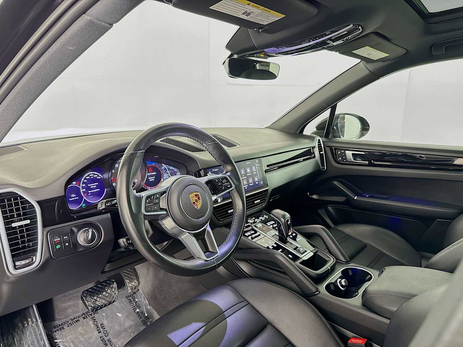 Used 2022 Porsche Cayenne image 9