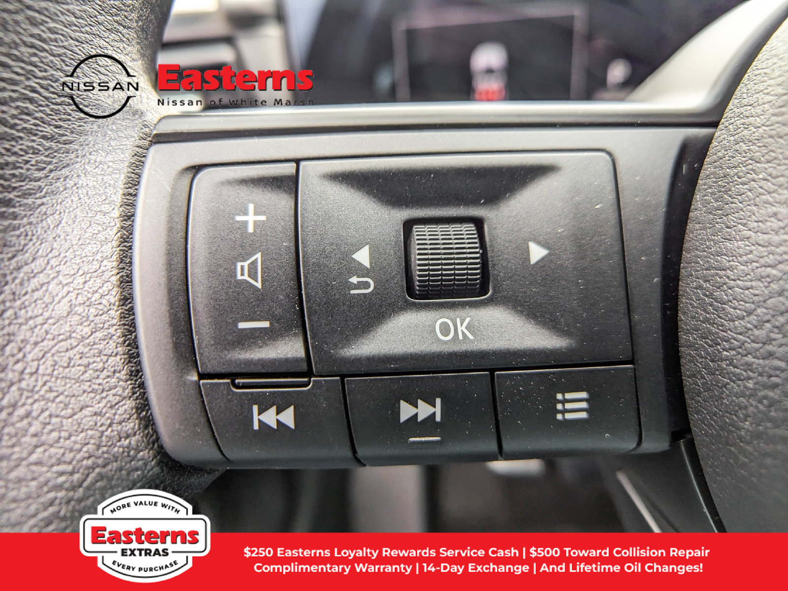 Used 2025 Nissan Kicks SV AWD/4WD image 26
