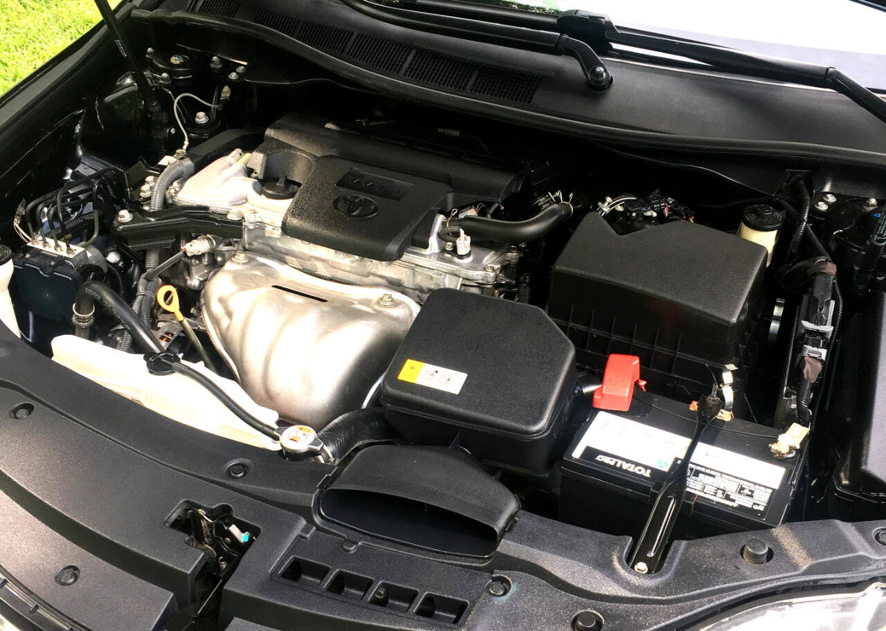 Used 2017 Toyota Camry SE image 28