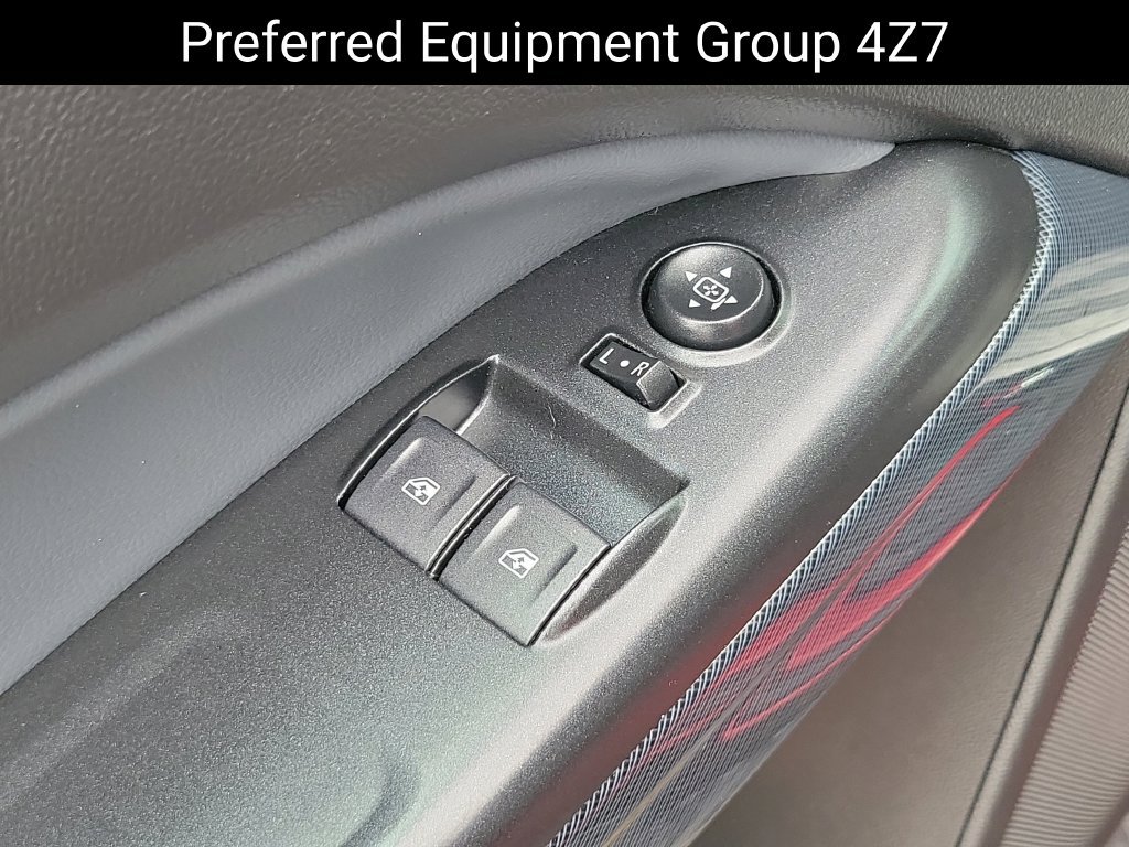 Used 2021 Chevrolet Colorado Z71 w/ Safety Package AWD/4WD image 10