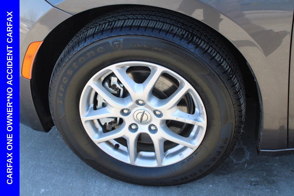 Used 2023 Chrysler Voyager LX image 12