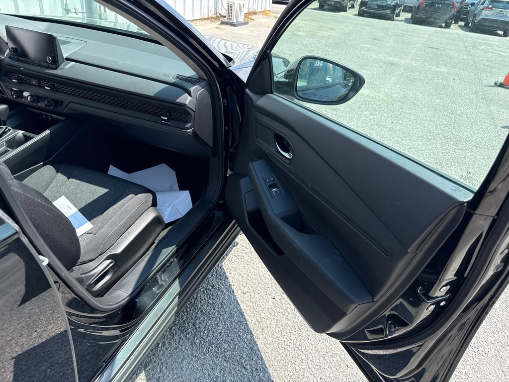 Used 2025 Honda Accord SE image 11