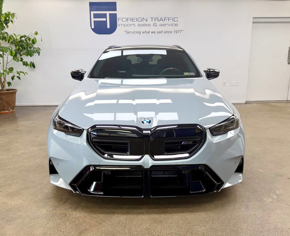 Used 2026 BMW M5 Touring image 2